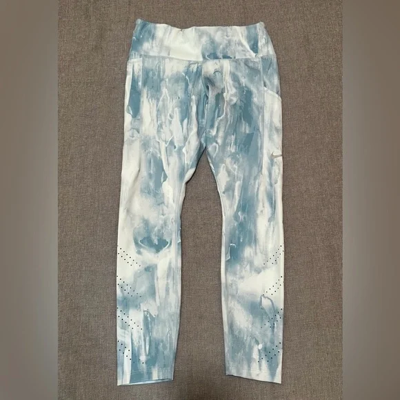 Nike Women's Dri-Fit Epic Luxe Mid-Rise Pocket Running Leggings - Picture 4 of 15